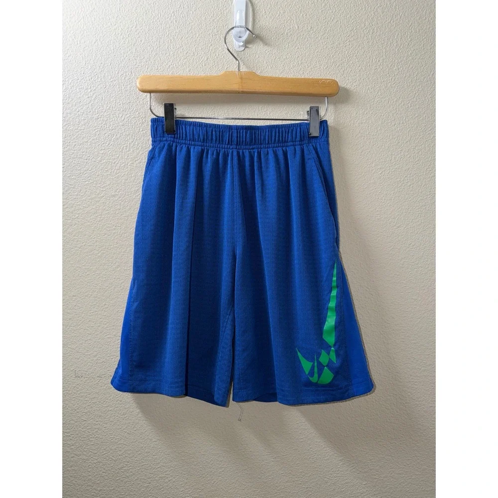 Boys Nike Drifit Shorts Size Large